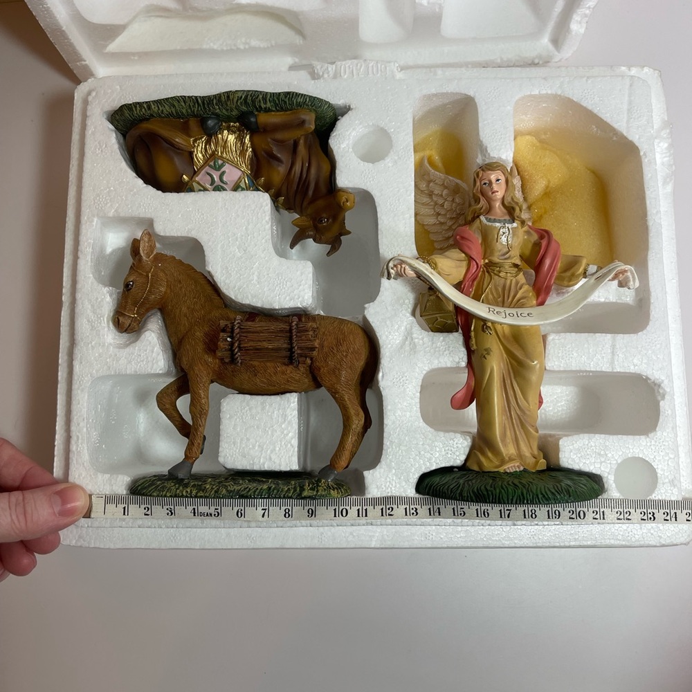 Thomas Kinkade Nativity Angel Of Rejoice Seated Bull & Devoted Donkey Hawthorne